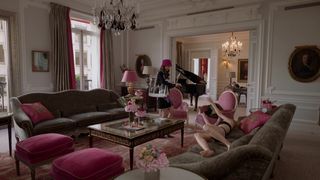 Carlson Young - Emily in Paris s01e07 (2020) actress boobs scene