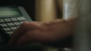 Kaley Cuoco - The Flight Attendant s01e01 (2020) celebrity boobs scene