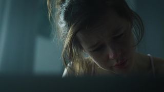 Sofya Volodchinskaya, Katerina Shpitsa - Topi s01e01 (2021) actress naked boobs