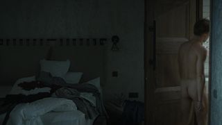 Sofya Volodchinskaya, Katerina Shpitsa - Topi s01e01 (2021) actress naked boobs