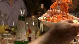 Anna Azarova, Lyudmila Alehina, Mariya Anikanova, Evelina Blyodans - Holostyaki s01 (2012) celebs topless video