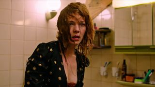 Angelina Hantsch topless - Wir Kinder vom Bahnhof Zoo s01e02 (2021) Berühmtheit nakte szene