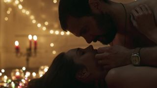 Camille Lou - Je te promets s01e10 (2021) celeb naked boobs