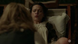 Anna Brewster - Versailles s02e02 (2017)