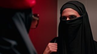 Niv Sultan - Tehran s01e01 (2020) actress booby video