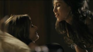 Paula Burlamaqui, Marjorie Estiano - Eu Que Amo Tanto s01e03 (2014) Naked TV movie scene