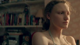 Tallulah Haddon naked - Kiss Me First s01e04 (2018)
