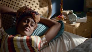 Simona Brown, Eve Hewson - Behind Her Eyes s01e01-06 (2021) actress hot scene