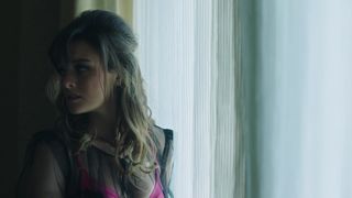 Frankie Shaw naked - SMILF s02e02 (2018)