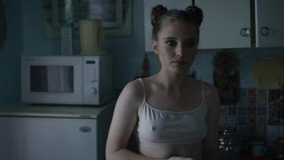 Veronika Moxireva - Topi s01e03 (2021) celebrity boobs scene