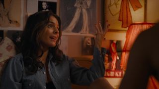 Caitlin Stasey - Bridge and Tunnel s01e02 (2021) celebrity boobs scene