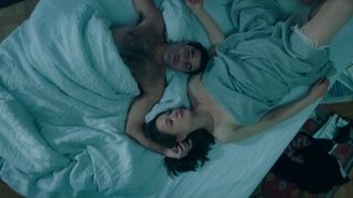 Emilie Blaser, Isabelle Caillat - Cellule de crise s01e04e06 (2020) celeb boobs scene