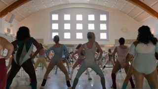 Alison Brie, Betty Gilpin, and other - Glow s01e01 (2017) celeb hot scene