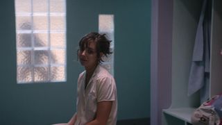 Alison Brie, Betty Gilpin, and other - Glow s01e01 (2017) celeb hot scene