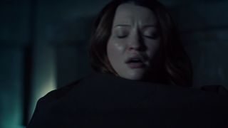 Emily Browning â American Gods s03e04 (2021) celeb topless scene from the movie
