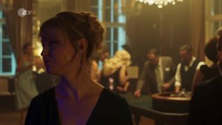 Lisa Wagner - Kommissarin Heller s01e10 (2019) celeb nude scene from the movie