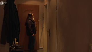 Lisa Wagner - Kommissarin Heller s01e10 (2019) celeb nude scene from the movie