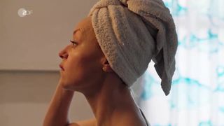 Lisa Wagner - Kommissarin Heller s01e10 (2019) celeb nude scene from the movie