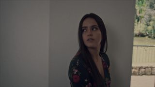 Susana Rojas, licia Jaziz - Ingobernable s02e07 (2018) Nude movie scene
