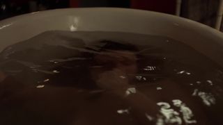 Elodie Frege nude - La main du mal  (2016) (Season1, Episode1)