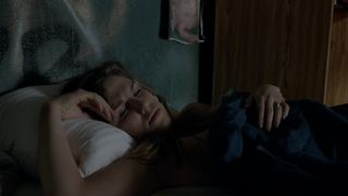 Yana Gold (Yana Guitberg) - Bitten s01e01 (2014) celebrity sexy video