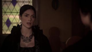Azure_Parsons__Janet_Montgomery_-_Salem_s01e02 (2014)