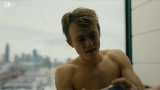 Mai Duong Kieu nude - Bad Banks s01e01-02 (2018)