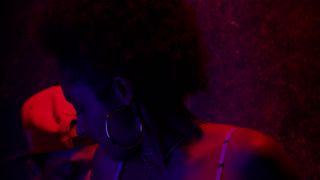 Lawnyae Marie nude - Easy s03e07 (2019)