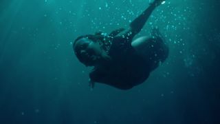 Eline Powell nude - Siren s02e01 (2019)