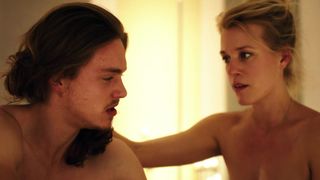 Emmeli Stjarnfeldt naked - Surrogate s01e05-06 (2017)