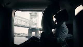 Ellen Hollman nude - Six s01e03 (2017) side boob