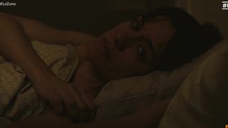 Alexandra Jimenez, Alba Galocha, sexy actress - La zona s01 (2017) Сut nude scene