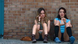 Margaret Qualley sexy – The Leftovers s01e01 (2014)