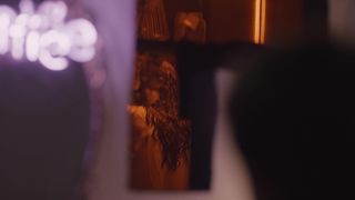 Melisa Senolsun - The Gift s01e04 (2019) Censored naked video