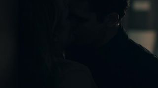 Elisabeth Moss naked - The Handmaid's Tale s02e02 (2018)