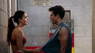 Melissa Barrera nude - Vida s02e05 (2019)