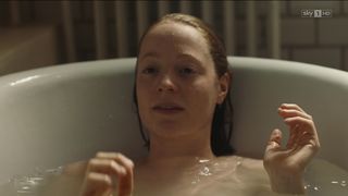 Liv Lisa Fries, Leonie Benesch - Babylon Berlin s02e01 (2017) Censored celebs scenes