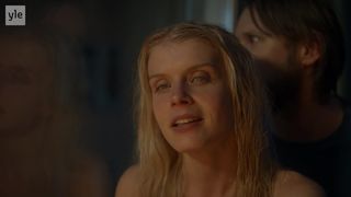 Alina Tomnikov - Donna s01 (2018) celebrity hot scene