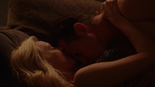 Kara Killmer sexy - Chicago Fire (2016) (Season5,Episode6)