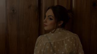 Elizabeth Gillies - Dynasty s02e21 (2018) Nude movie scene