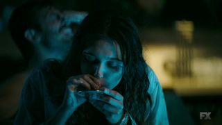 Andrea Bogart, sexy - Snowfall s01e01 (2017) Naked actress in a "topless" scene