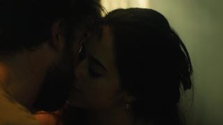 Jeanine_Mason_-_Of_Kings_and_Prophets_s01e01 (2016)