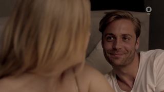 Susanna Simon, Birge Schade - Eltern allein zu Haus s01e02 (2017) Sexy scene of the film