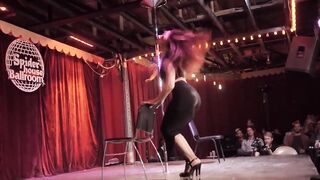 Lap Dance Burlesque Spectacle to Warmth