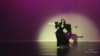 ABQ5F A2S2 Dottie Dynamo ~ Crawling The Walls