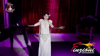 Lilly Bulle - Old-School Devotee Dance