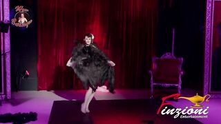 Lilly Bulle - Old-School Devotee Dance