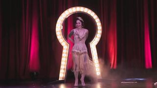 07 Babe Hula la Peephole Babe