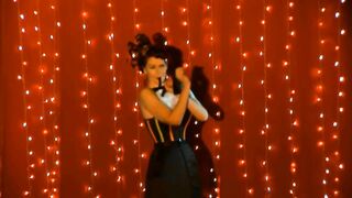 Sensu'Elle performing Pussycat of Paradise