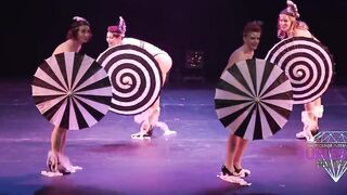 The Vaudeville Vixens go International!